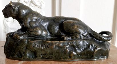 null Antoine Louis BARYE (1795-1875) D'après Tigre couché Bronze à patine brun vert...