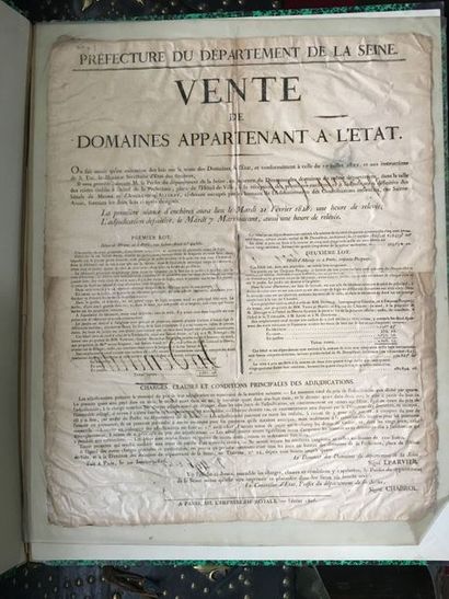 null Ensemble de trois placards : - Loi du 30 août 1792 sur la confiscation des biens...