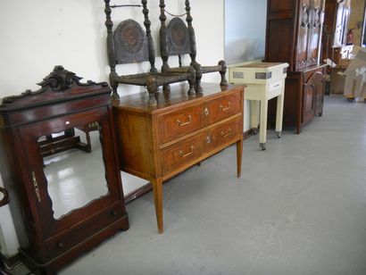 null Photo d'ensemble : Commode, bureau, fauteuil, lustre, piano Pleyel, miroir,...