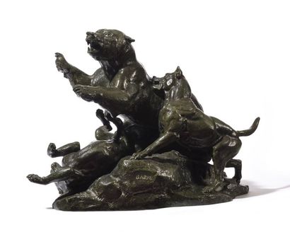 null Ours fuyant des chiens Épreuve en bronze patiné, signée 	 31 x 46 cm Modèle...