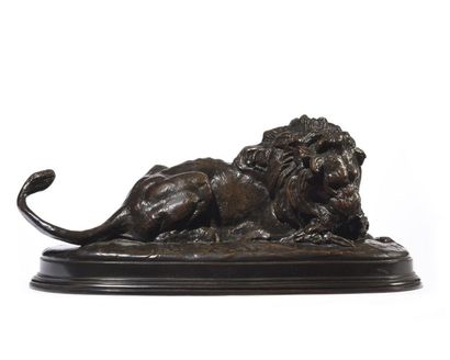 null Lion dévorant une biche Épreuve en bronze patiné, signée et datée F. Barbedienne...