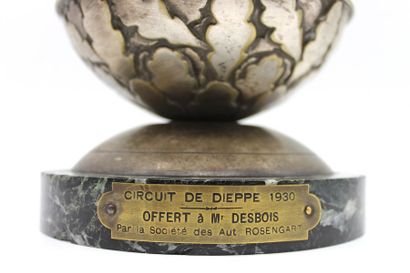 null « Coupe Circuit de Dieppe 1930 »

Coupe en métal argenté sur socle marbre. Porte...