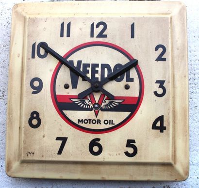 null Pendule Veedol

Horloge murale mécanique en tôle peinte promotionnelle des Huiles...