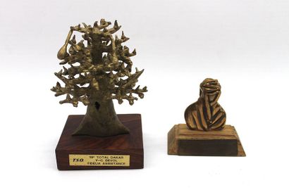 null Trophées Paris Dakar 1996/1997

-Trophée en forme de Baobab Africain, en métal,...