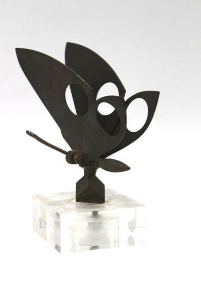 null BORDIX 

Papillon

Mascotte signée Bordix, Bronze. Figure au catalogue "Auto-Consortium"...
