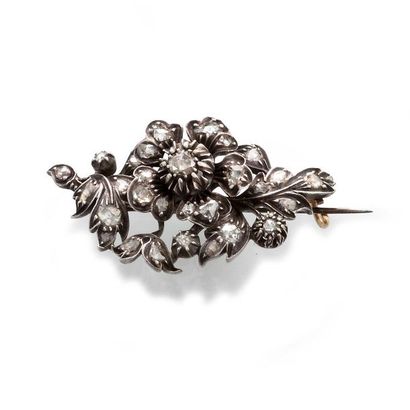 null BROCHE XIXe siècle en argent, or rose 750 millièmes et diamants de taille rose...