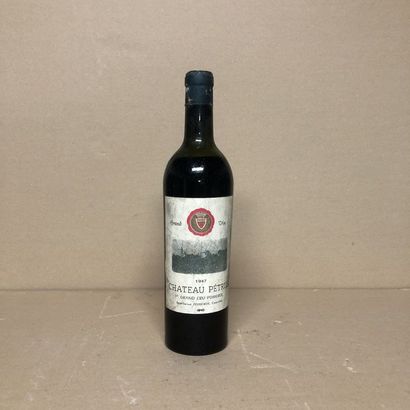 null 1 bouteille CHÂTEAU PETRUS 1947 (niveau bas, étiquette sale, tachée, risque...