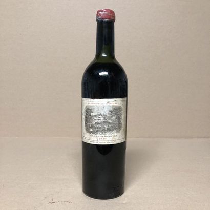 null 1 bottle CHÂTEAU LAFITE ROTHSCHILD 1949 1st GCC (high shoulder level, very stained...