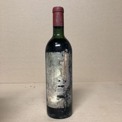 null 1 bouteille CHÂTEAU MOUTON ROTHSCHILD 1964 1er GCC (niveau léger bas, étiquette...