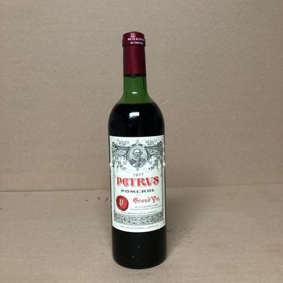 null 1 bouteille PETRUS 1977 (niveau mi épaule)