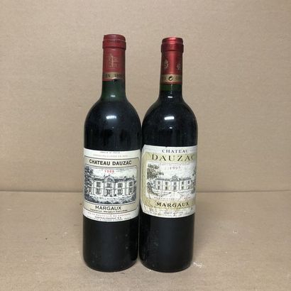 2 bouteilles : 1 CHÂTEAU DAUZAC 1989 5e GC...