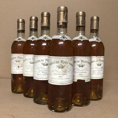 null 6 bottles CHÂTEAU RIEUSSEC 1962 (low light levels, faded labels, very stained,...