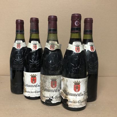 5 bouteilles CHATEAUNEUF DU PAPE 1977 (niveaux...