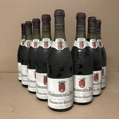 8 bouteilles CHATEAUNEUF DU PAPE 1982 (niveaux...