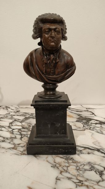 null ECOLE FRANCAISE du XIXème siècle Buste de Mirabaud Bronze à patine médaille...