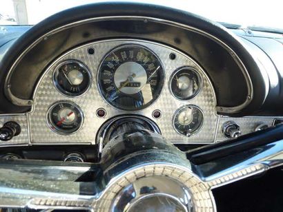 1957 FORD Thunderbird Cabriolet Hard Top Numéro de série D7FH328718


Restauration...