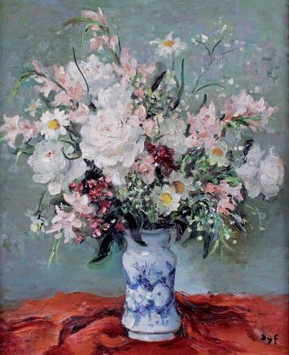 null MARCEL DYF 1899-1985. Vase de fleurs blanches. Huile sur toile signée en bas...