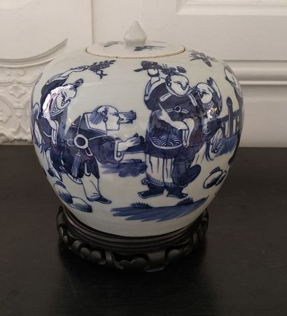 null CHINA Ginger pot in celadon porcelain with blue enamelled decoration underneath...