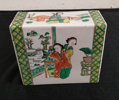 null CHINA Porcelain headrest in the taste of the green family. 20th century 15 x...