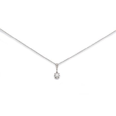 PENDANT NECKLACE in 750-thousandths white...