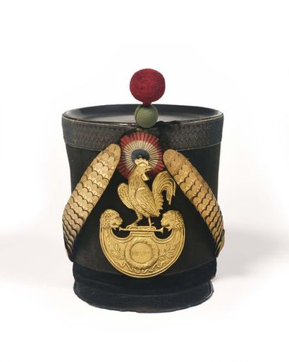 null Shako d’officier de la garde nationale modèle 1825 modifié 1831. Fût en carton...