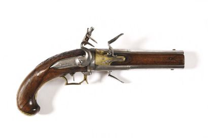 Double flintlock pistol with two superposed...