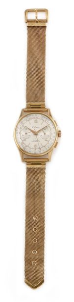 null PALMA "Chrono Suisse" vers 1950 Large chronographe, boitier rond en métal doré...