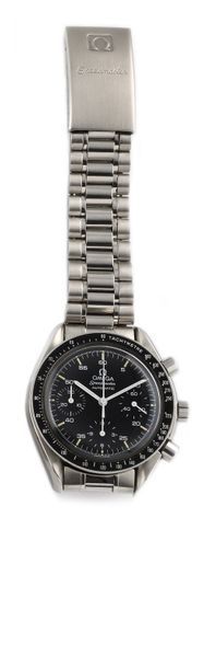 null OMEGA "Speedmaster Reduced" vers 1990 Large chronographe en acier, lunette noire...