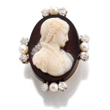 null PENDENT SPINDLE CAMEE 19th century 

presenting a cameo on agate in the profile...