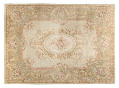 null Carpet of STYLE SAVONNERIE XXE SIÈCLE Carpet in the knotted stitch of La Savônnerie,...