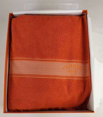 null HERMES Plain beach sheet YACHTING in orange terry cotton with fringed edges....