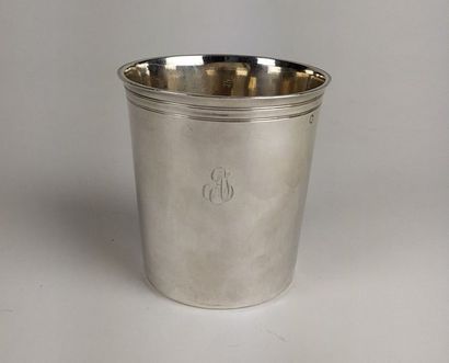 null TIMBALE in plain silver with nets. Monogram on the belly. Older punch 1st title...