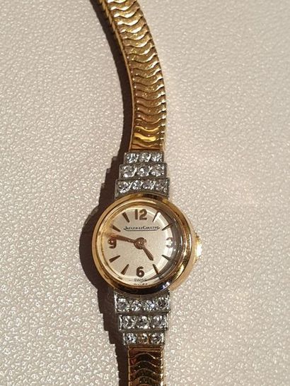null JAEGER LECOULTRE vers 1940 Charmante petite montre de dame en or jaune 18k et...