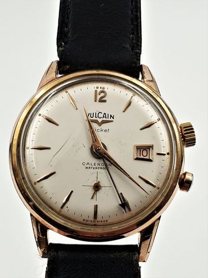 null VULCAIN " Cricket - Calendar" , vers 1950. Bracelet montre d'homme, boitier...