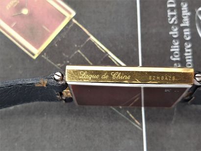 null DUPONT Paris " Laque de Chine" vers 1980 Elégante montre bracelet plaqué or,...