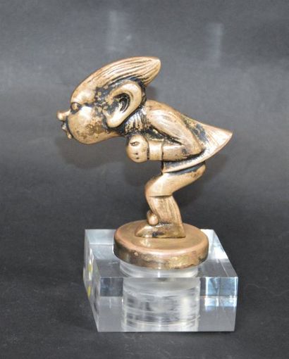 null La Poursuite

 Mascotte non signée, bronze argenté. H: 10,5 cm.