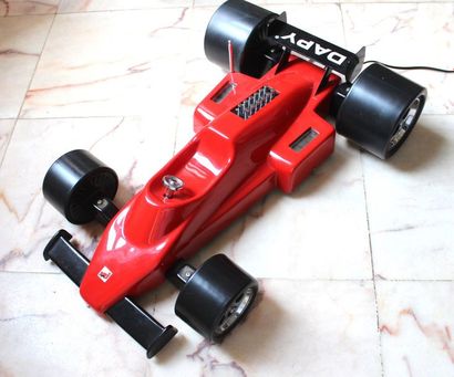 null Radio Formule 1 Ferrari par Dapy

Poste de radio de marque Dapy, en plexiglas...