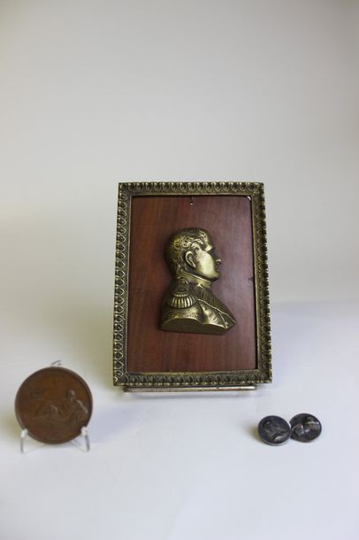 null Souvenirs napoléoniens: -Médaille de la Paix de Tilsitt en bronze patiné. Diam:...