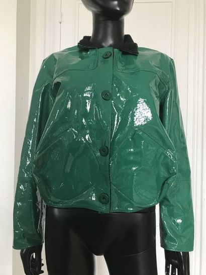 null MAISON ULLENS Veste courte reversible en vernis vert doublé laine noir, poches...