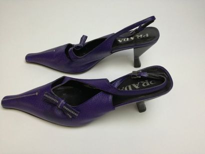 null PRADA Paire de chaussure en cuir violet, bout pointu T. 38 1/2 (etat d'usag...