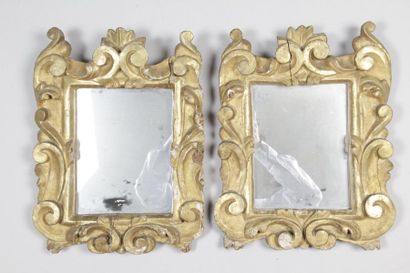 null Paire de miroirs italiens baroques d’époque XVIIe-XVIIIe siècle en bois sculpté...