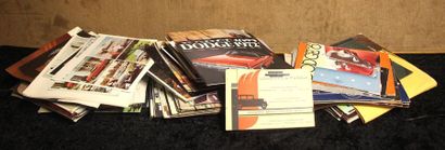 null Documentation Dodge Fort lot de catalogues, dépliants et feuillets depuis l'avant...