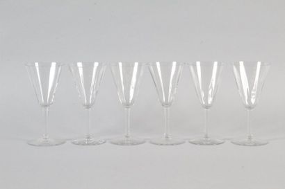 null SUITE OF SIX GLASSES with crystal foot. (three with scratches).