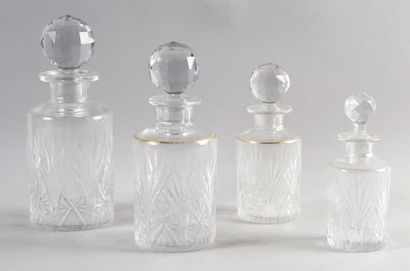 null SAINT-LOUIS, XIXth century FOLDING OF FOUR BOTTLES OF TOILETTE in cut crystal...