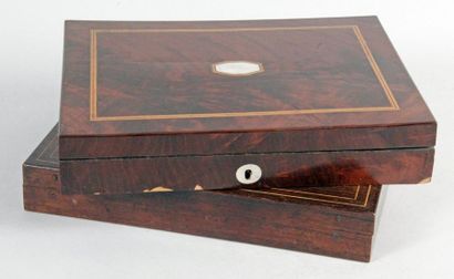 null 1 - Restoration period GAME BOX in mahogany veneer and mother-of-pearl inlays...