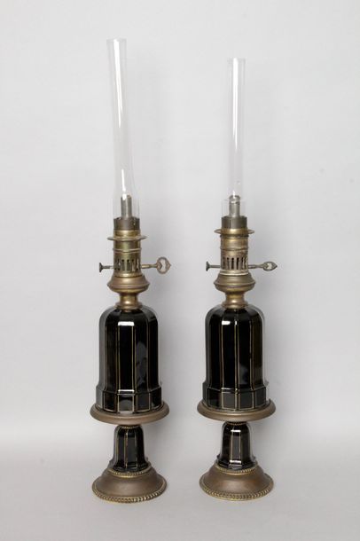 null PAIR OF OIL LAMP in black enamelled sheet metal and gold net with cut-off sides...