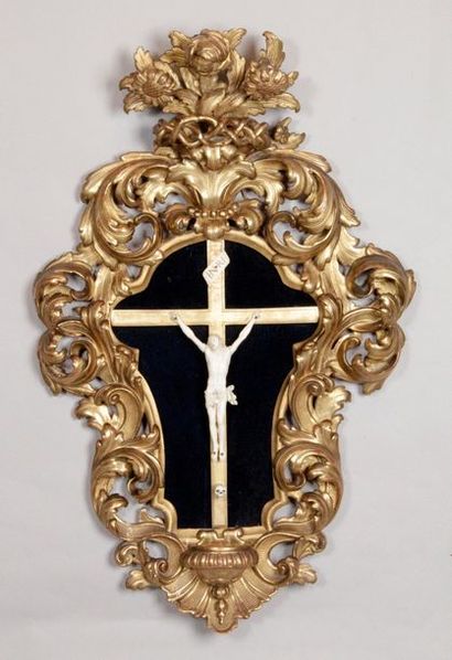 null TABLE - CRUCIFIX - BENITIER WITH CHRIST in carved ivory from the Louis XIV period...