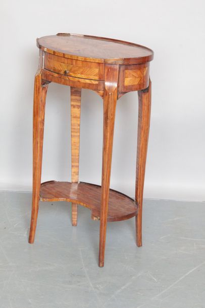 null SMALL LIVING ROOM TABLE of rosewood kidney shape (small lacks). It opens a drawer...