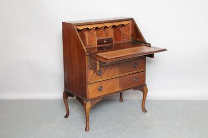 null ENGLISH PENDING OFFICE in mahogany and mahogany veneer. It opens a flap unmasking...