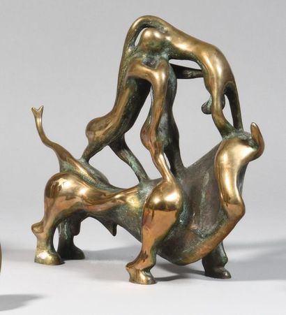 null COLIN WEBSTER-WATSON (1926-2007) « Acrobate sur le taureau » Bronze poli doré...